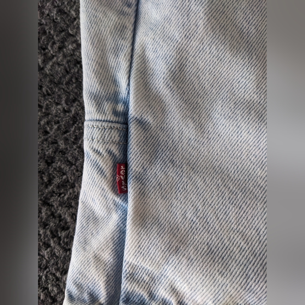 Levi’s Womens Button Down Denim Slim Fit Halter Crop Top Light Wash 🔥 - Picture 7 of 10